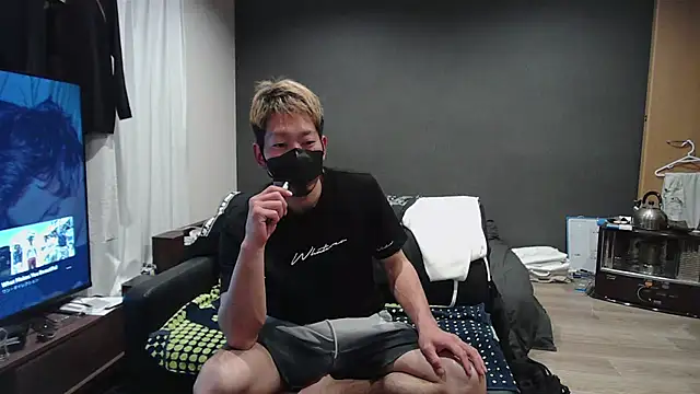 Snapshot of ryuaaaaa chatting on 04.18.26 ryuaaaaa online show from 04.18.26