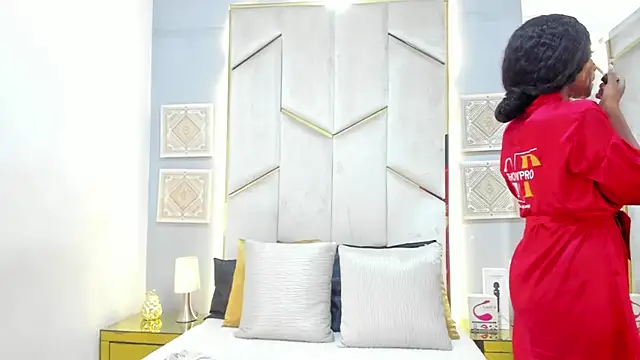 Snapshot of KarinaaCoxx chatting on 04.05.26 KarinaaCoxx online show from 04.05.26