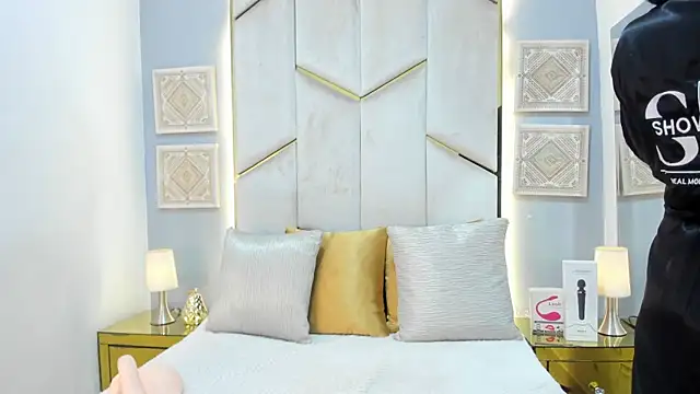 KarinaaCoxx online show from 04.24.26