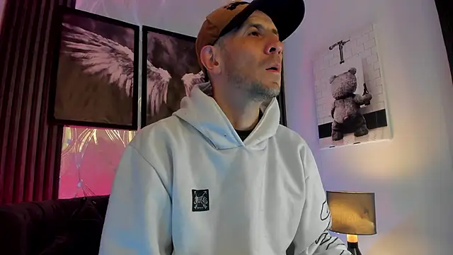 Milanwhite  online show from 02.25.26