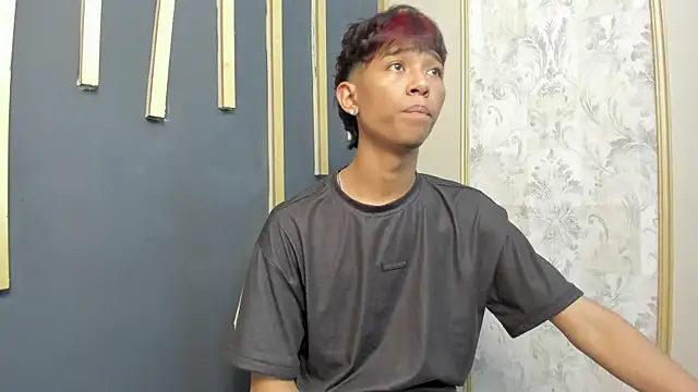 Snapshot of Little_Twink19x chatting on 02.20.26 Little Twink19x online show from 02.20.26