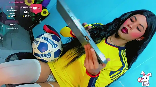Alondra Wile online show from 07.07.26