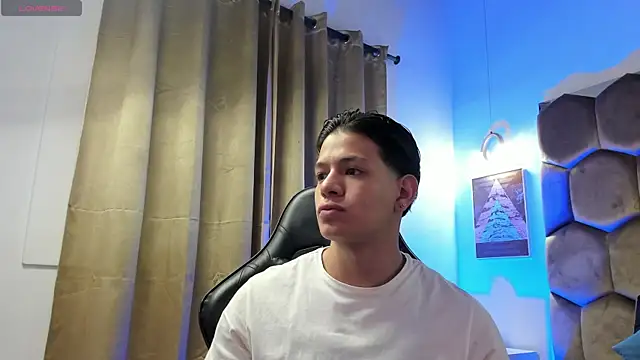 Snapshot of TonyPetrovjs chatting on 07.17.26 TonyPetrovjs online show from 07.17.26