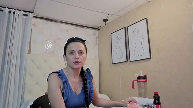 QueenSallyDesire online show from 05.21.26