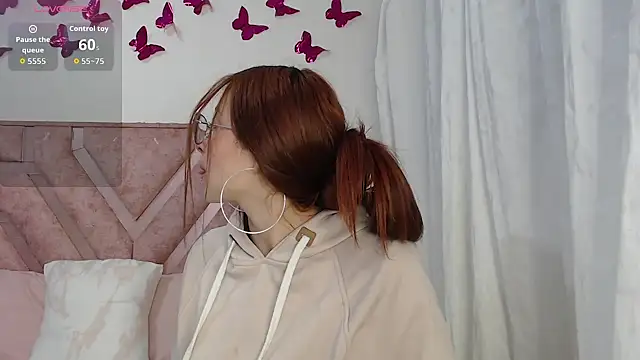 Roxy-Fox  online show from 03.28.26