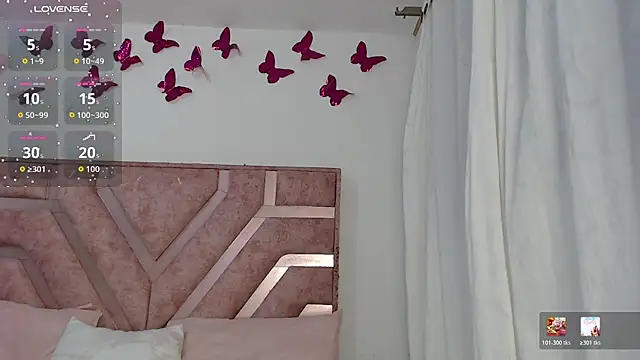 Roxy-Fox  online show from 04.01.26