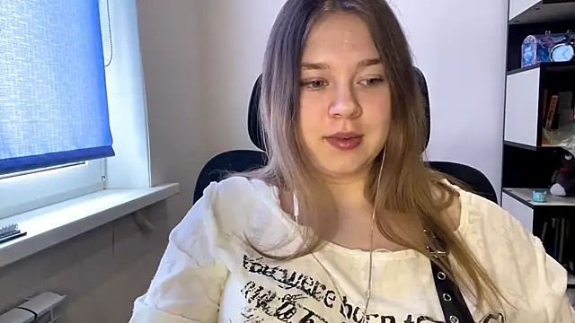 TomikoPfau online show from 03.25.26