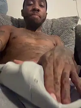 Snapshot of 275p chatting on 02.21.26 275p online show from 02.21.26