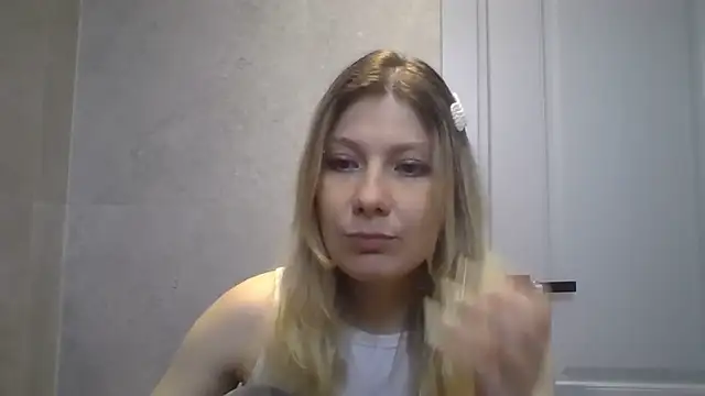 Foxy Bright online show from 03.09.26