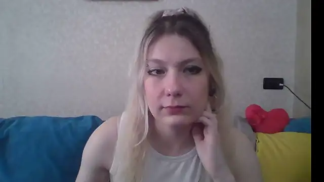 Foxy Bright online show from 04.22.26