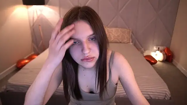 Snapshot of SecretKiraa chatting on 03.27.26 SecretKiraa online show from 03.27.26