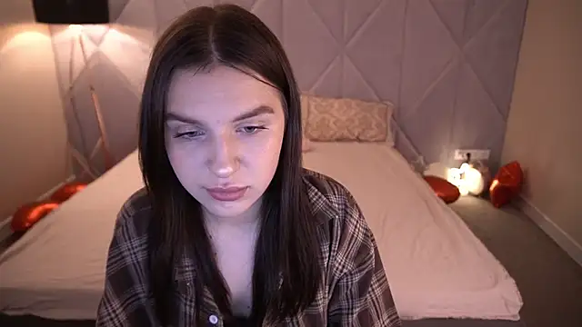 Snapshot of SecretKiraa chatting on 03.29.26 SecretKiraa online show from 03.29.26