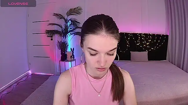 Snapshot of Ann_Wood chatting on 05.16.26 Ann Wood online show from 05.16.26
