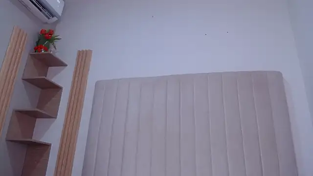 Snapshot of sirena_fuego chatting on 04.14.26 sirena fuego online show from 04.14.26