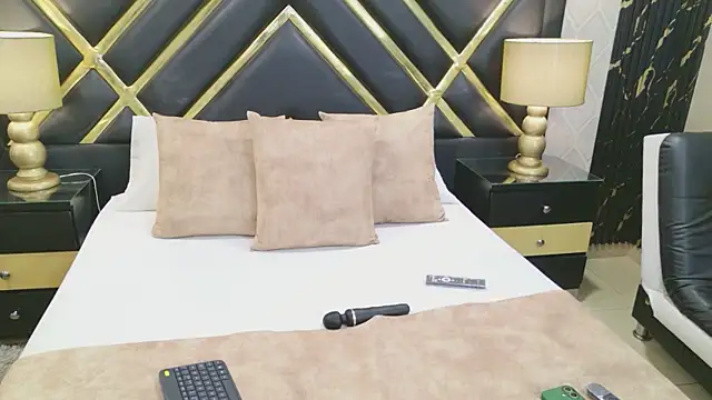 Snapshot of AmberHundson chatting on 02.21.26 AmberHundson online show from 02.21.26