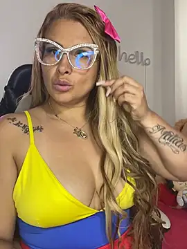 Snapshot of Alma_Andrade chatting on 06.23.26 Alma Andrade online show from 06.23.26