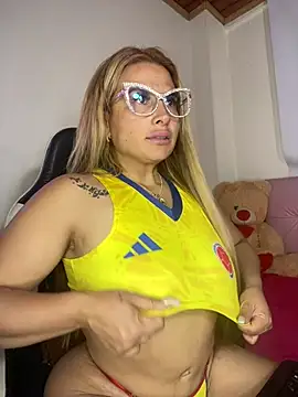 Snapshot of Alma_Andrade chatting on 07.18.26 Alma Andrade online show from 07.18.26