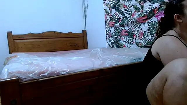 Snapshot of smallvioleta69 chatting on 08.07.26 smallvioleta69 online show from 08.07.26