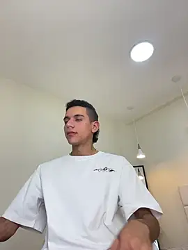 Snapshot of dominicjonnes chatting on 02.24.26 dominicjonnes online show from 02.24.26