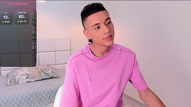 Snapshot of dominicjonnes chatting on 03.02.26 dominicjonnes online show from 03.02.26