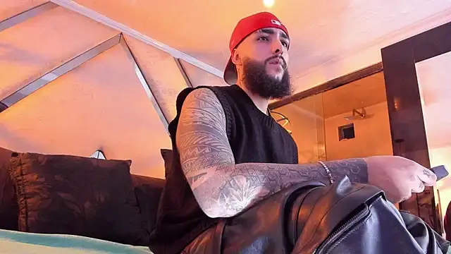 SantiagoHincapiie online show from 03.07.26