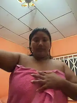 Snapshot of ale_sweet53 chatting on 02.21.26 ale sweet53 online show from 02.21.26