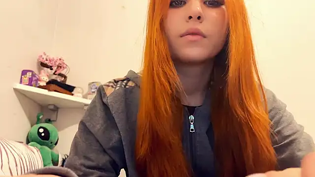 Snapshot of LolaBun chatting on 03.02.26 LolaBun online show from 03.02.26