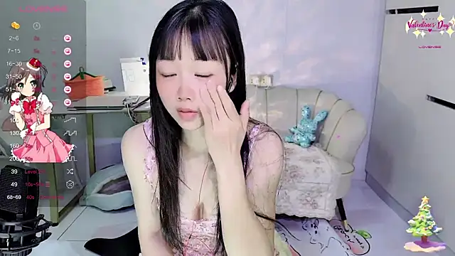 Snapshot of okyssa chatting on 03.20.26 okyssa online show from 03.20.26