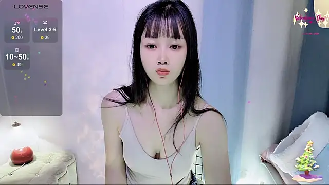 Snapshot of okyssa chatting on 03.26.26 okyssa online show from 03.26.26