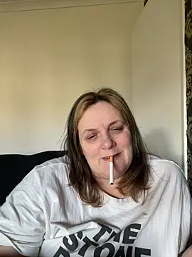 Snapshot of Busty-GilfQuinn chatting on 02.22.26 Busty-GilfQuinn online show from 02.22.26