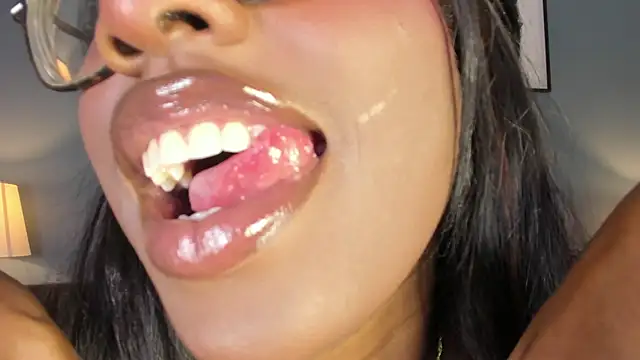 Snapshot of MelodyBlazze chatting on 02.26.26 MelodyBlazze online show from 02.26.26