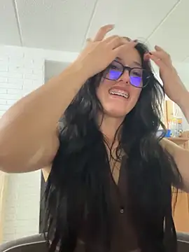 Snapshot of susi_chimm chatting on 04.17.26 susi chimm online show from 04.17.26