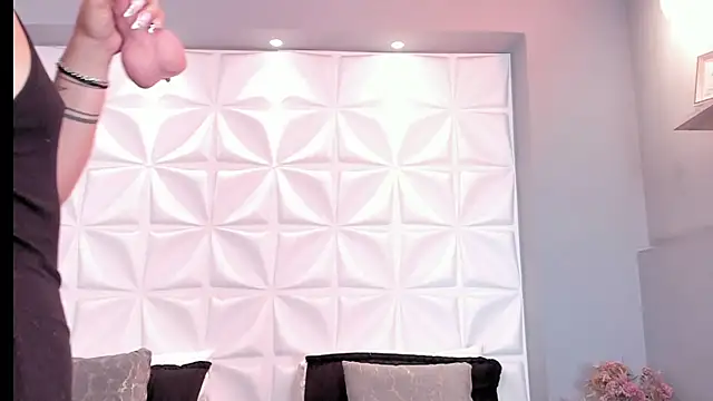 Snapshot of EXTRAHORNYNINA chatting on 02.27.26 EXTRAHORNYNINA online show from 02.27.26