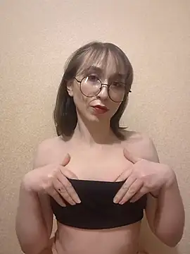 Snapshot of Ella17582 chatting on 02.27.26 Ella17582 online show from 02.27.26