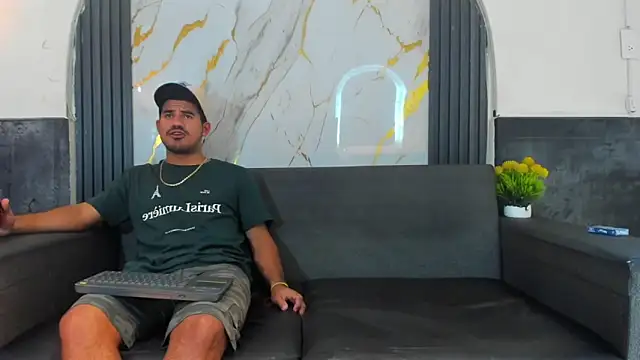Latins on fire online show from 04.19.26