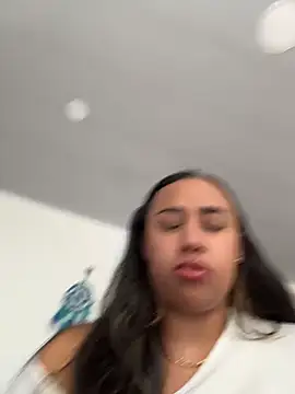 Eyssha online show from 02.25.26