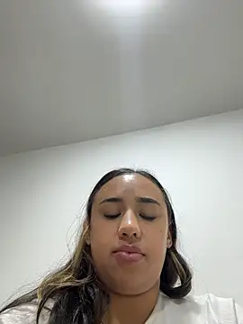 Eyssha online show from 02.28.26