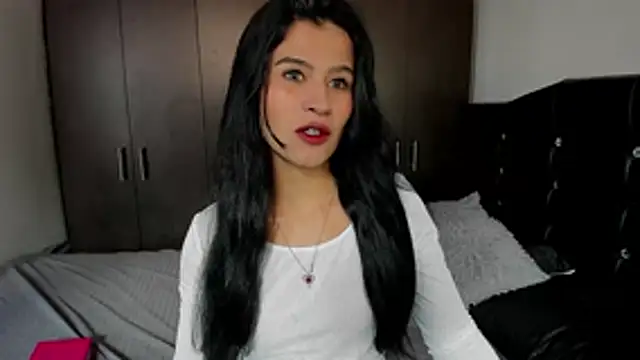 LatinaQueen23 online show from 07.27.26