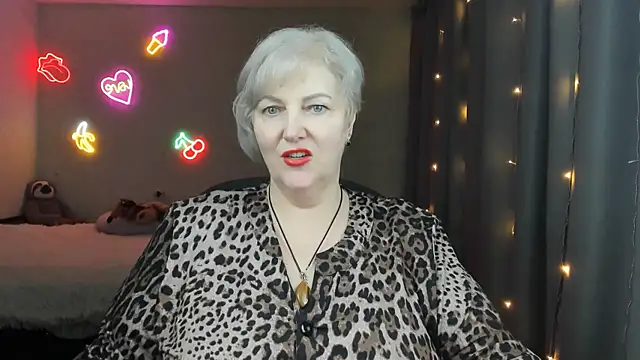 Mary-Leee online show from 04.09.26