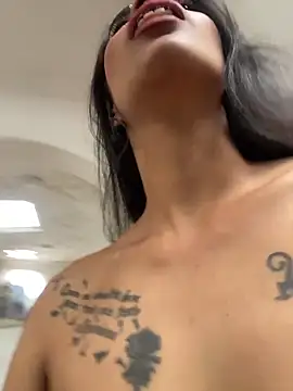 Snapshot of Tashi7 chatting on 02.28.26 Tashi7 online show from 02.28.26