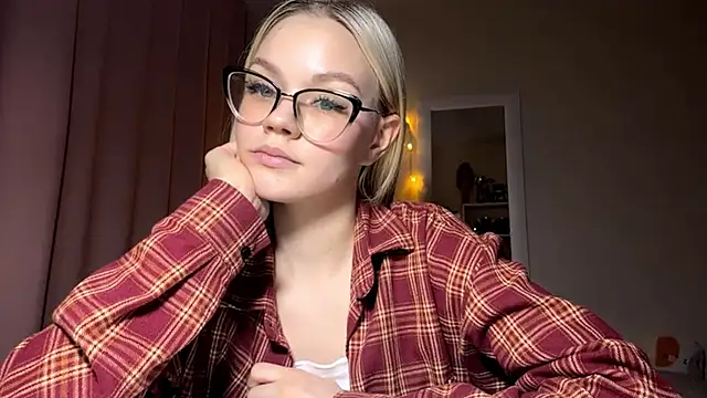 MiaCashe online show from 03.11.26