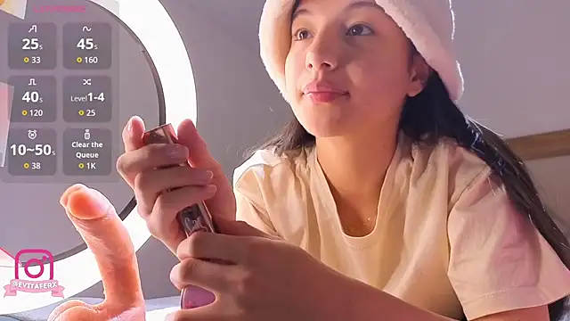 Snapshot of eva_depp_ chatting on 04.06.26 eva depp online show from 04.06.26