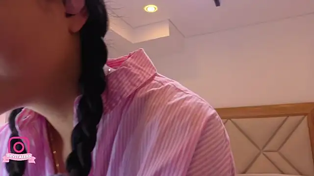 eva depp  online show from 05.17.26