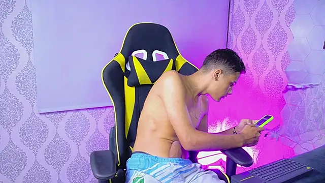 Luxury boys online show from 04.11.26