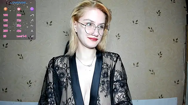 Snapshot of NicoleDaviss chatting on 06.23.26 NicoleDaviss online show from 06.23.26
