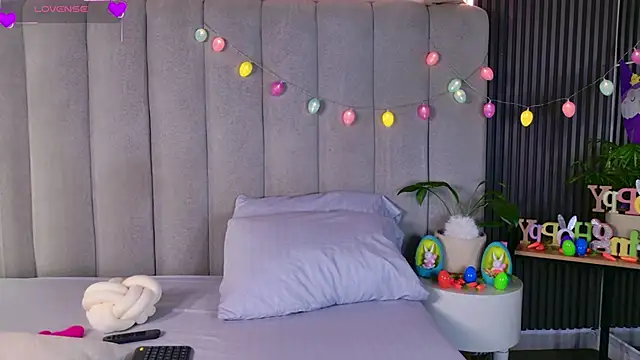 AlessiaAuren online show from 03.28.26