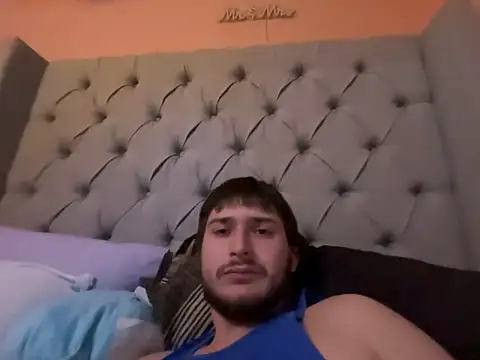 Snapshot of DOMOskiiedUP chatting on 02.26.26 DOMOskiiedUP online show from 02.26.26