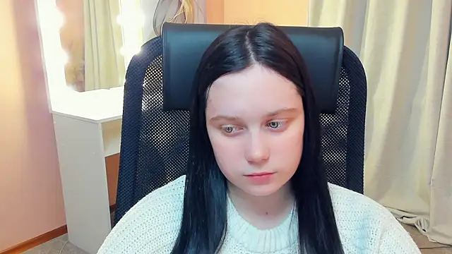 LynnaNull online show from 02.26.26