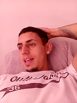 Snapshot of Cristianramos199 chatting on 02.28.26 Cristianramos199 online show from 02.28.26