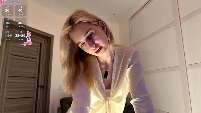 Snapshot of HeeEgno chatting on 02.27.26 HeeEgno online show from 02.27.26